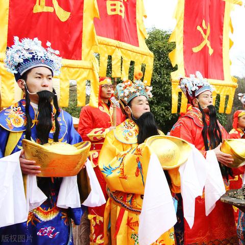 神龛商店数字变革引领新生，最新动态揭秘传统行业的重生之路。