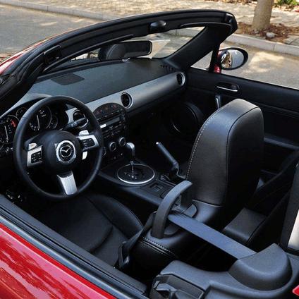 马自达最新跑车，技术与设计的完美融合