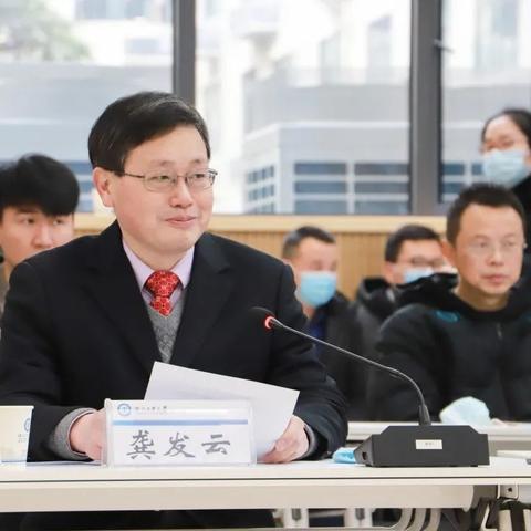 ＂最新：2025澳门正版免费资本＂的：目前现象解析描述_明亮版9.70