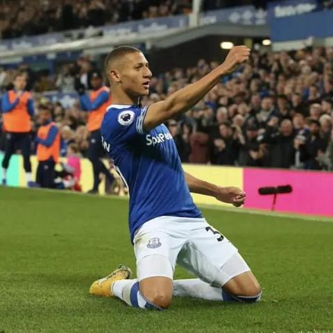 实况足球2025最新游戏评测上线