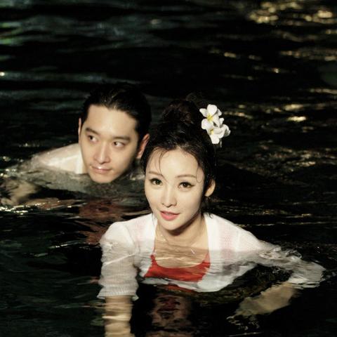 柳岩黄灿盛最新动态，跨界合作与事业新进展