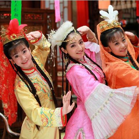 姜潮最新魅力照片曝光，展现全新形象风采！