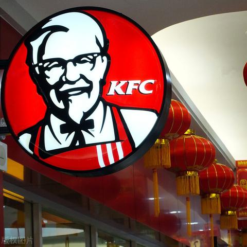 肯德基广告帅哥引领潮流风尚，展现品牌魅力